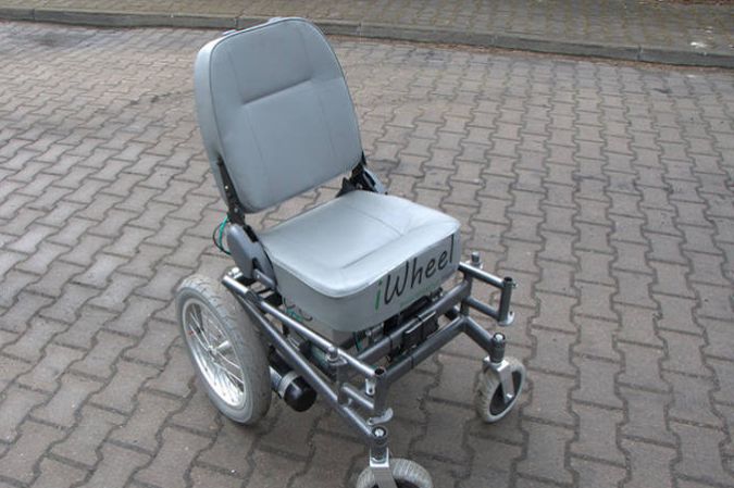 Wózek inwalidzki sterowany myślami. Powstaje w Polsce!