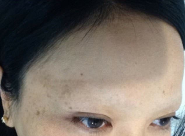 Po brwiach nie został ślad