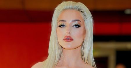 Caroline Derpienski wraca pamięcią do dzieciństwa. "Ojciec zdradził mamę w dniu ślubu"