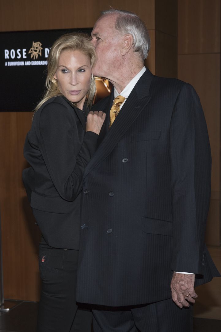 John Cleese i Jennifer Wade