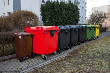 Nowy sposób oszustów. Resort ostrzega przed przekrętem na odpady