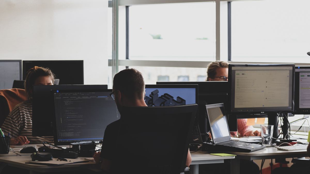 Cloud computing - czym jest i jak stosuje się chmurę w biznesie?