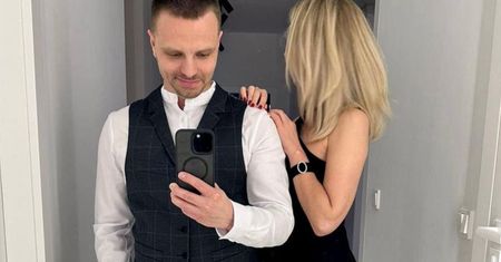 Stanęła obok Cichopek. Stylistka oceniła jej sukienkę na komunię