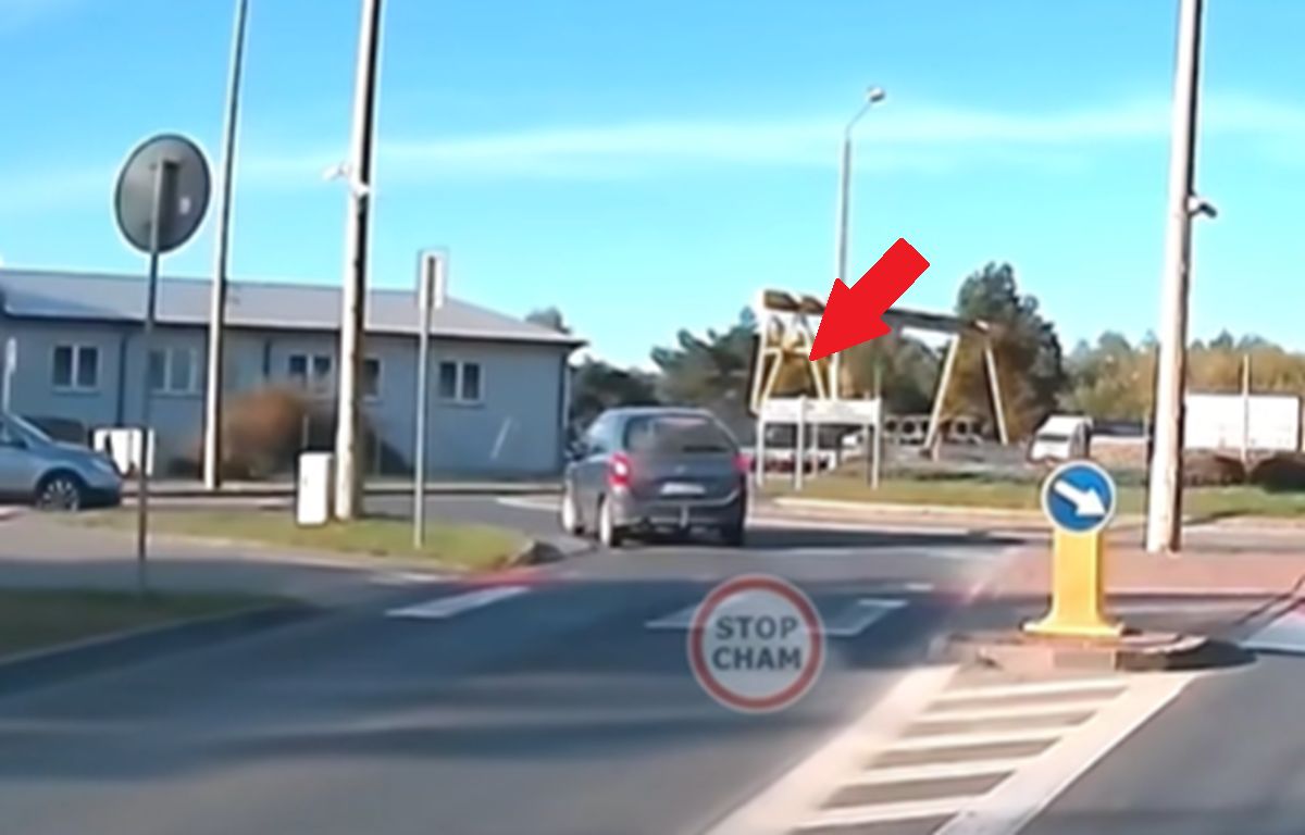 Szok, jak pojechał na rondzie. "Oszczędza na paliwie". Jest wideo