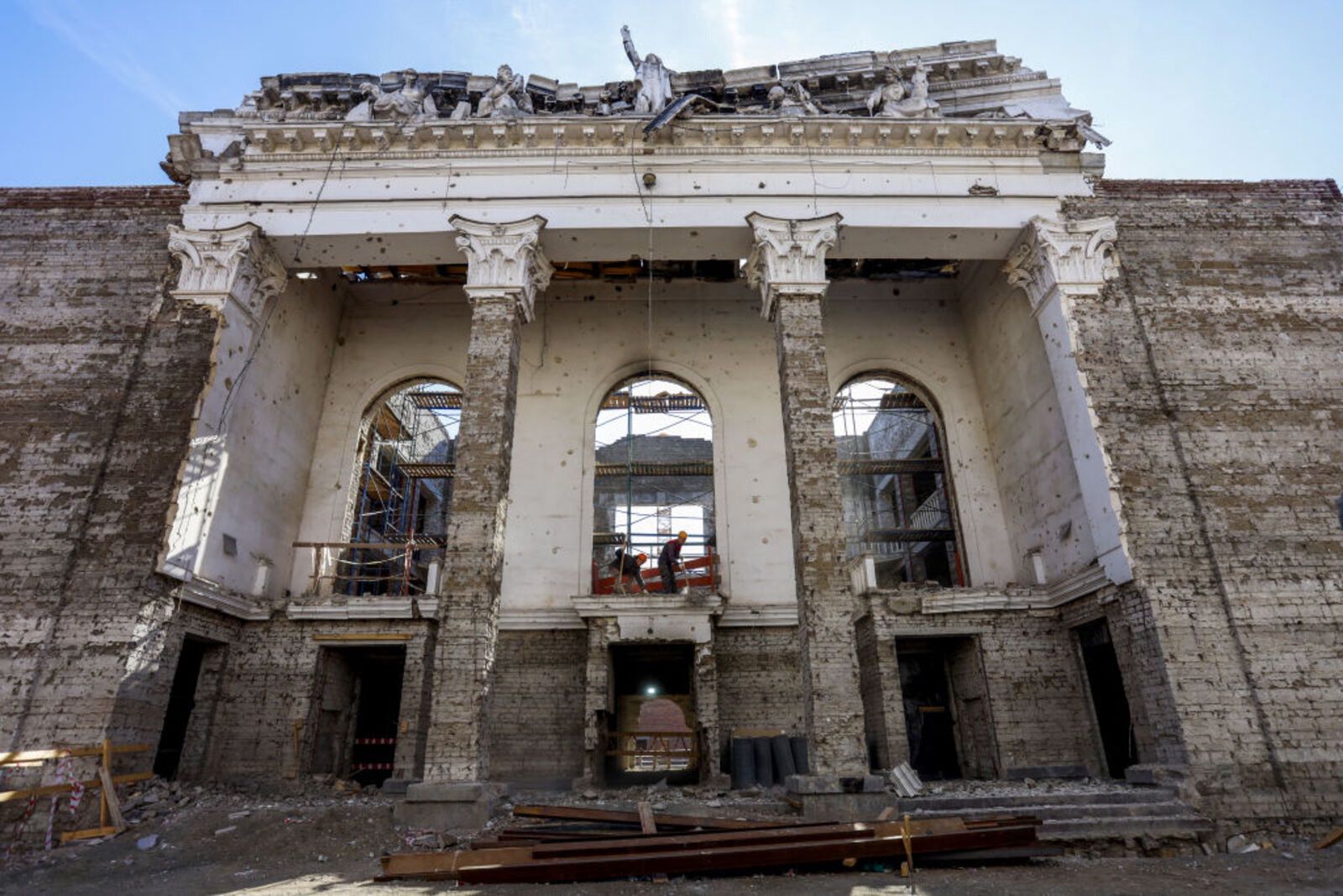 wiadomości,aktualności,WP Wiadomości Zginęły tam setki matek z dziećmi. Rosjanie urządzili sobie imprezę