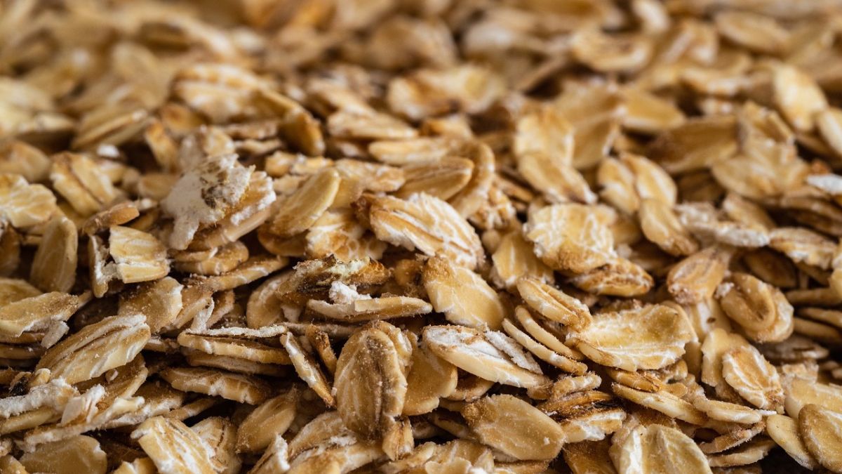 Nie przepadasz za owsianką? Z płatków zrobisz przepyszny deser