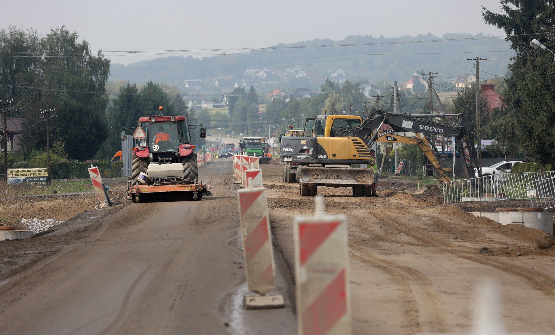 Prace przy przebudowie drogi wojewódzkiej nr 878 na odcinku Tyczyn - Dynów.