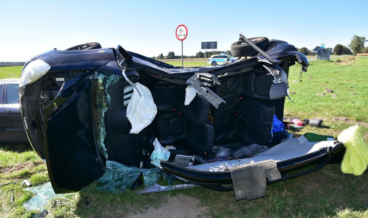 Groźny wypadek na DK63. Śmigłowiec LPR interweniował po zderzeniu aut