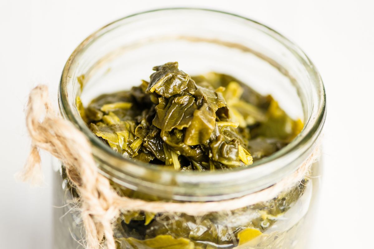 Sorrel in jars: the seasonal treasure for year-round flavor
