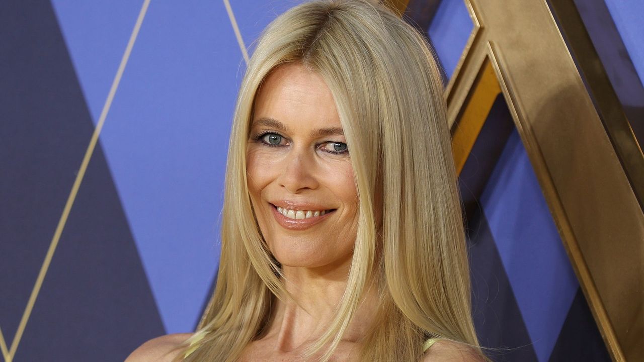 Claudia Schiffer ma 54 lata i zachwyca figurą. Narzuciła sobie ostry reżim