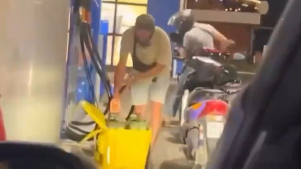 Rosjanie tankują nie tylko do baków