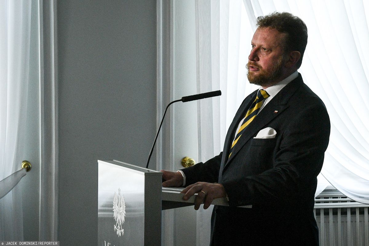 Minister Łukasz Szumowski podał się we wtorek do dymisji