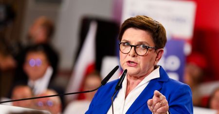 Szydło ma podwójną lojalność? Kaczyński miał tak uznać