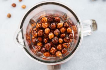 Do moczenia orzechów dodaję jeden składnik. Cała gorycz znika i wydobywa się ich słodycz