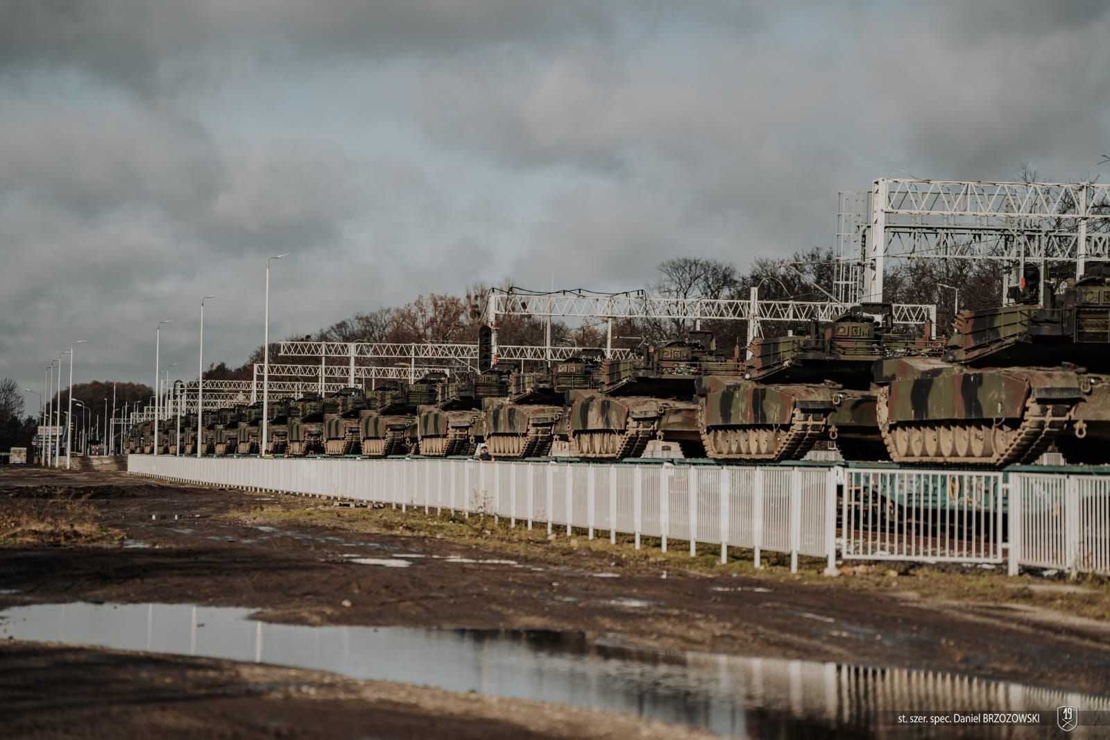 Dostawa czołgów Abrams M1A1 FEP