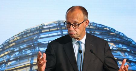 Merz pokazał "szokujący wykres". Tak upada niemiecki przemysł