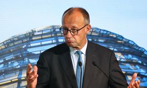 Merz pokazał "szokujący wykres". Tak upada niemiecki przemysł