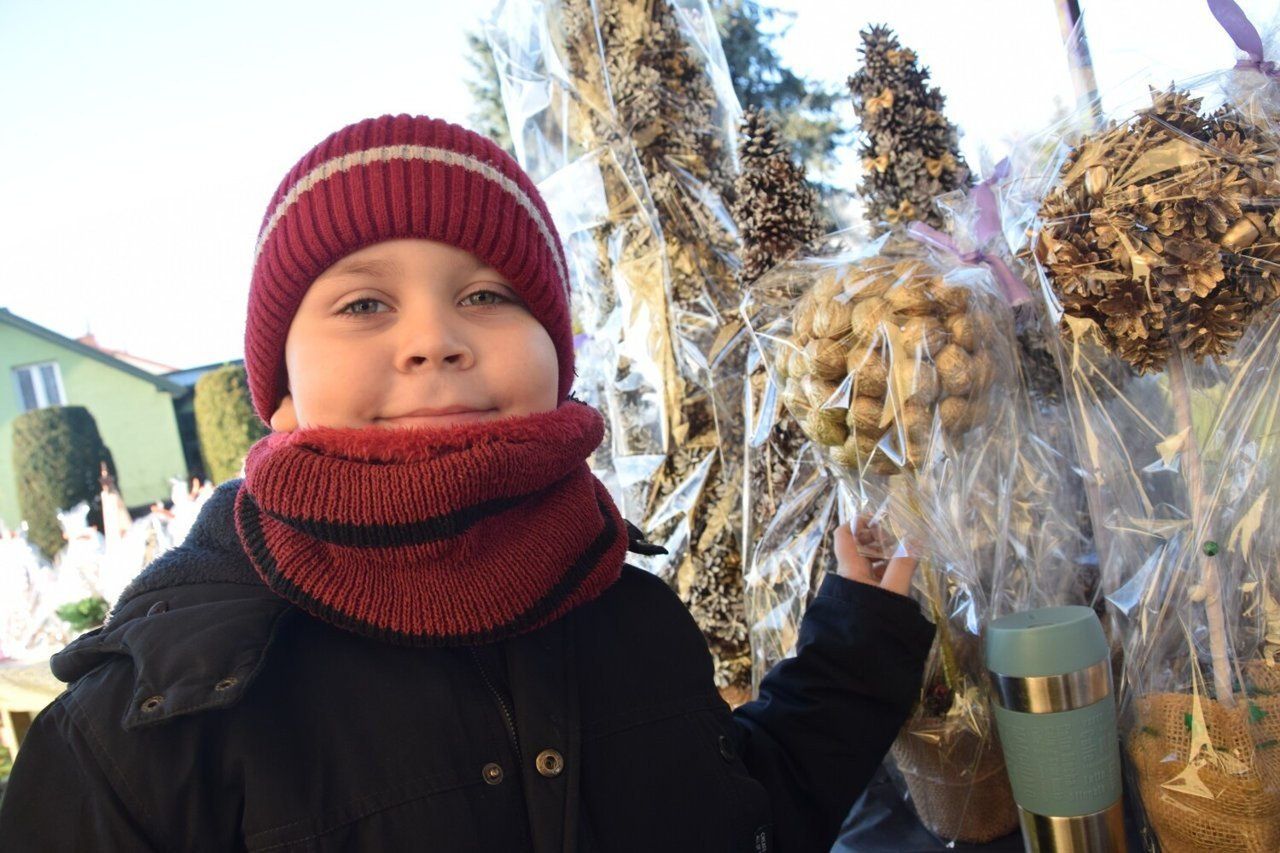 Kiermasz Świąteczny przy kościele św. Wojciecha w Sieradzu. Szkoła Podstawowa nr 6 zaprasza mieszkańców już w najbliższą niedzielę