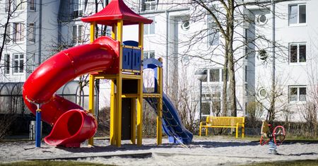 Dzieci nie mają gdzie się bawić. Wszystko przez jednego lokatora