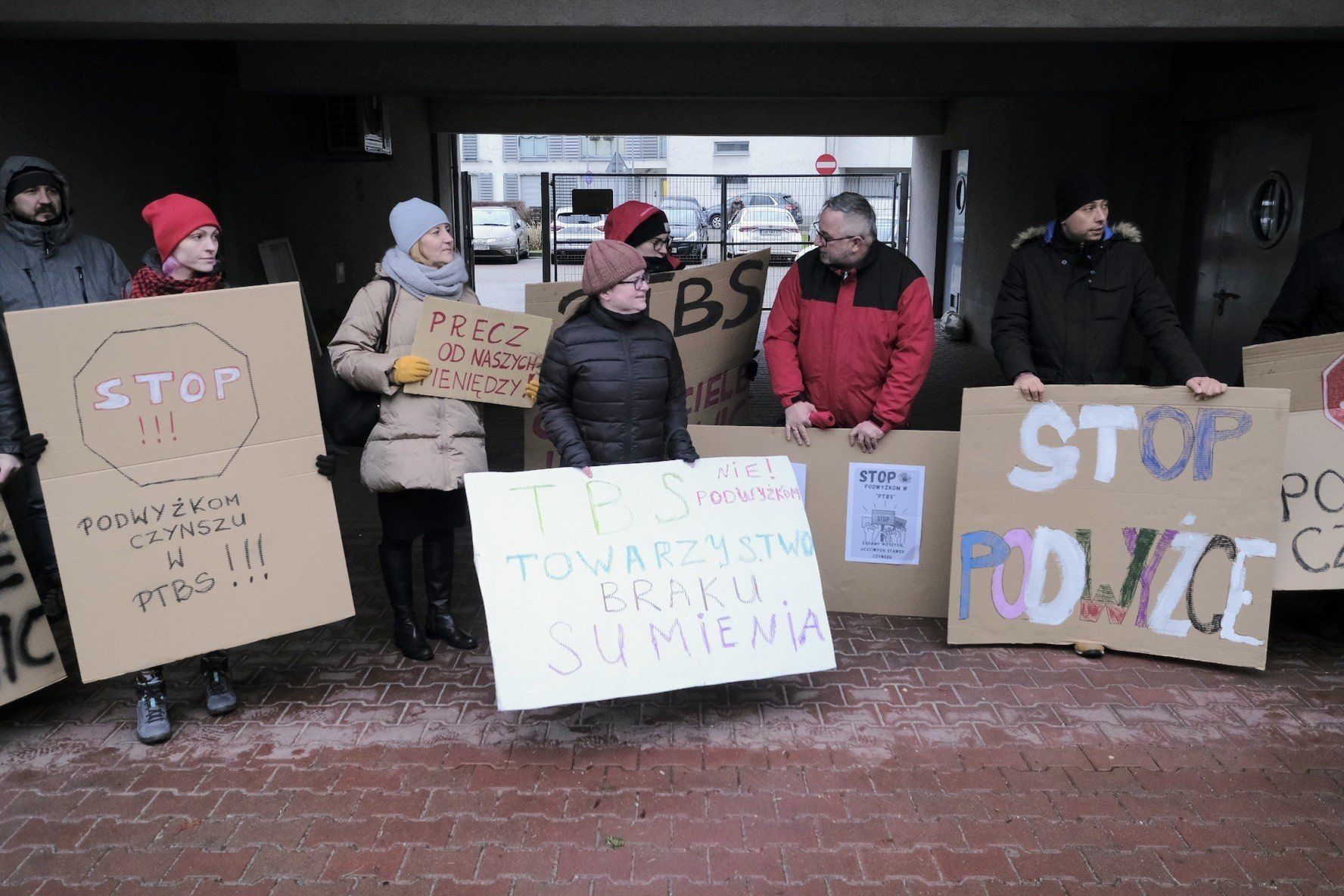 Protest przeciwko podwyżkom czynszów w PTBS w lutym 2023 roku. Kilka tygodni później został złożony pozew zbiorowy w sądzie.