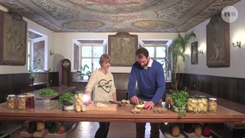 Zapiekanka z serem pleśniowym i gruszkami jest ciekawą propozycją na posiłek 