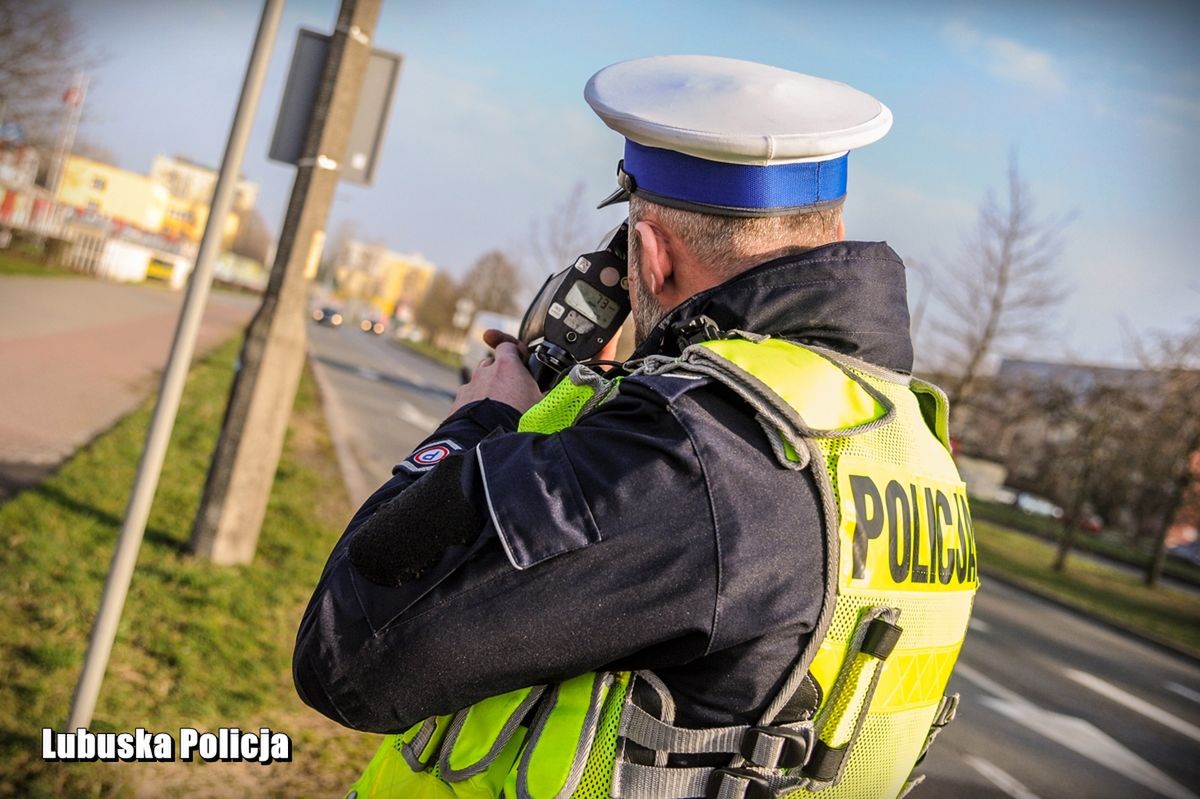 Zakaz używania komórek na przejściach, koniec z "siedzeniem na zderzaku". Nadchodzą duże zmiany