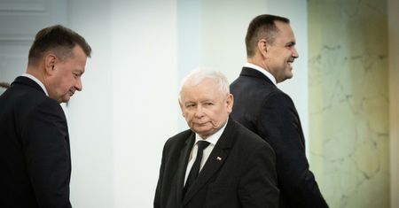 Tusk idzie w "polexit", dla PiS to pułapka. "Sami dajemy się w to łapać"