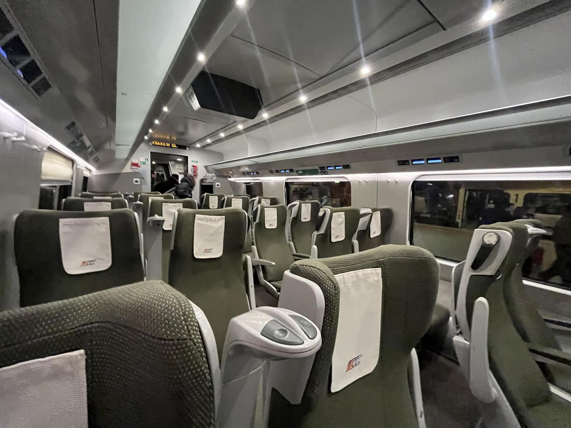 Pusty wagon Pendolino na odcinku Kraków-Zakopane