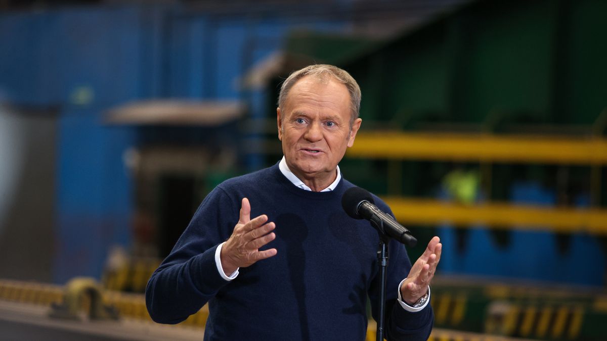 Donald Tusk
Jarek Praszkiewicz
firma RFK, polityk polityka, premier, Raciborska Fabryka Komponent�w, wizyta, wizyta krajowa