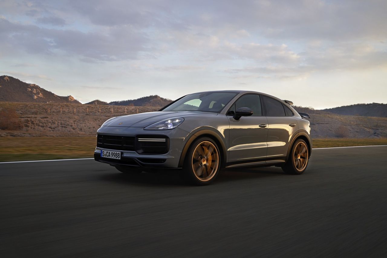 Najszybszy SUV Porsche pokazany. Poznajcie potężne Cayenne Turbo GT