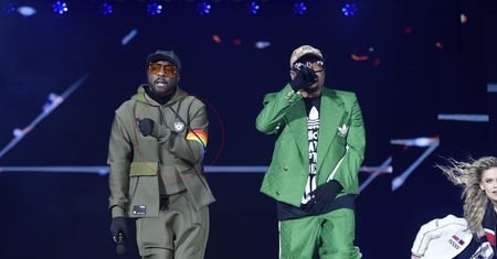 Co tam się dzieje!? Spójrzcie, jak Black Eyed Peas wystąpili w TVP