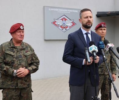 Nagle zwrócił się do żołnierzy. Poprosił, by opuścili konferencję