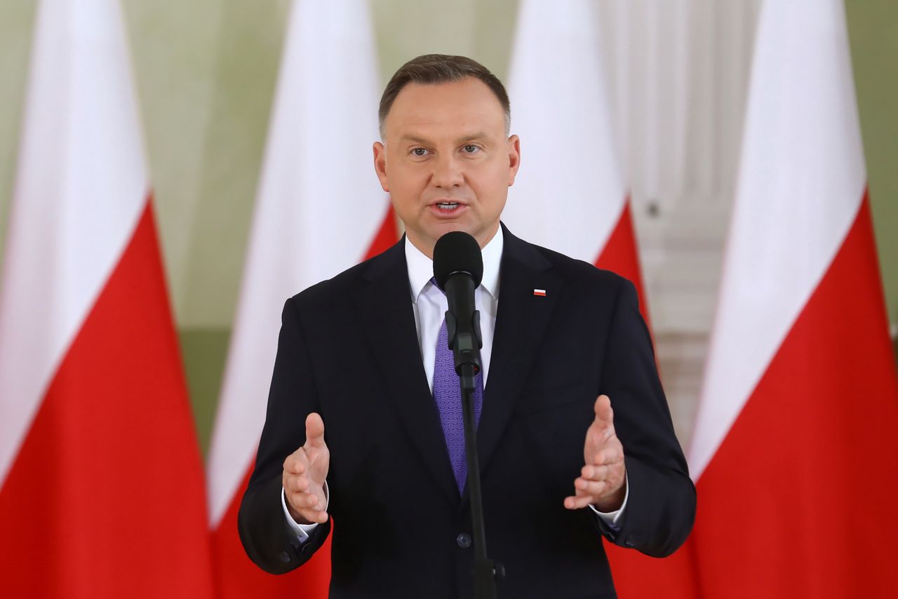 Wybory 2020. Najnowszy sondaż. Minimalna przewaga Rafała Trzaskowskiego nad Andrzejem Dudą 
