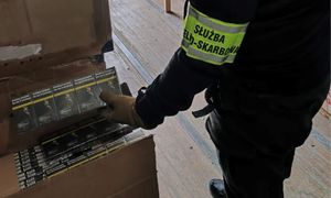 Mazowieckie. Kontrabanda w dwóch kontenerach, w trzecim – jej właściciel