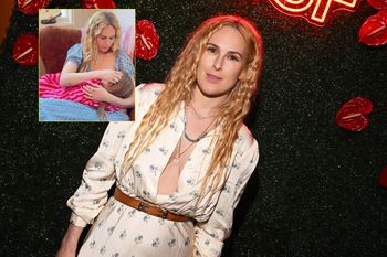 Karmi piersią trzyletnie dziecko. Mówi hejterom, co myśli o ich komentarzach