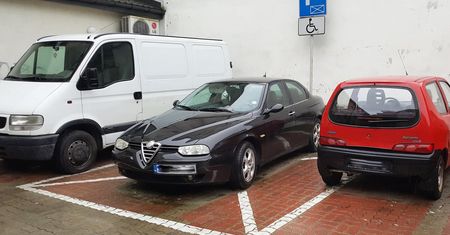 Opłaty za odholowanie pojazdu i postój na parkingu miejskim znowu wzrosną. Oto stawki na 2021 rok