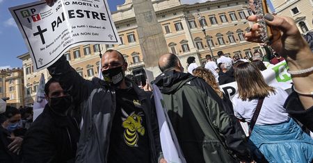Włochy. Restauratorzy znowu wyszli na ulice miasta