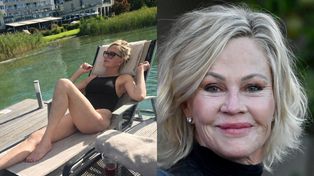 69-letnia Melanie Griffith wskoczyła w strój kąpielowy i ZACHWYCA formą. Czas się dla niej zatrzymał? (ZDJĘCIA)
