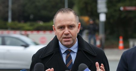 TVP przerwała konferencję Nawrockiego. Wyciszyli też posła PiS
