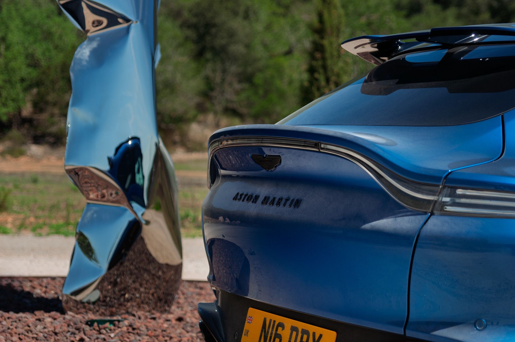 Aston Martin DBX S (2025)