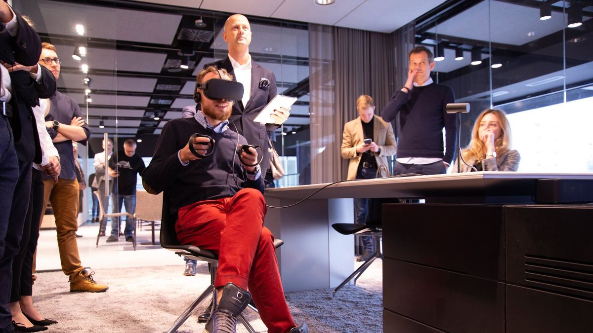 Autor tekstu próbuje wybrać sobie auto i nie wyglądać przy tym głupio (fot. Audi Polska)