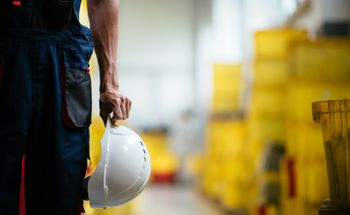 Rosyjskie inwestycje w Polsce pod lupą. Fabryka w Wykrotach przejęta przez Holcim Polska