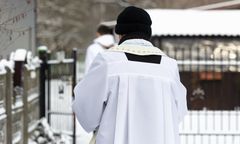 Ile damy księdzu po kolędzie? Polacy zabrali głos