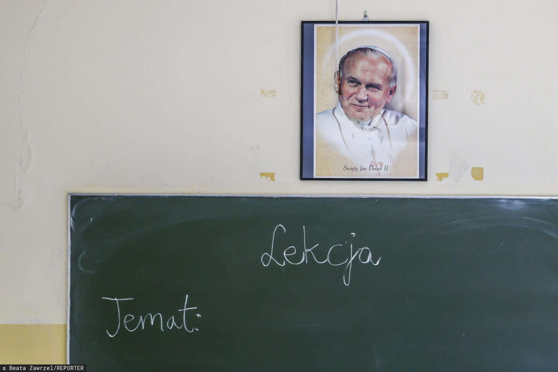 Jan Paweł II w szkole. Zdjęcie ilustracyjne