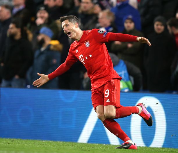 LONDON, ENGLAND - FEBRUARY 25: Robert Lewandowski of Bayern celebrates the third goal during the UEFA Champions League round of 16 first leg match between Chelsea FC and FC Bayern Muenchen at Stamford Bridge on February 25, 2020 in London, United Kingdom. (Photo by Mark Leech/Offside/Offside via Getty Images)