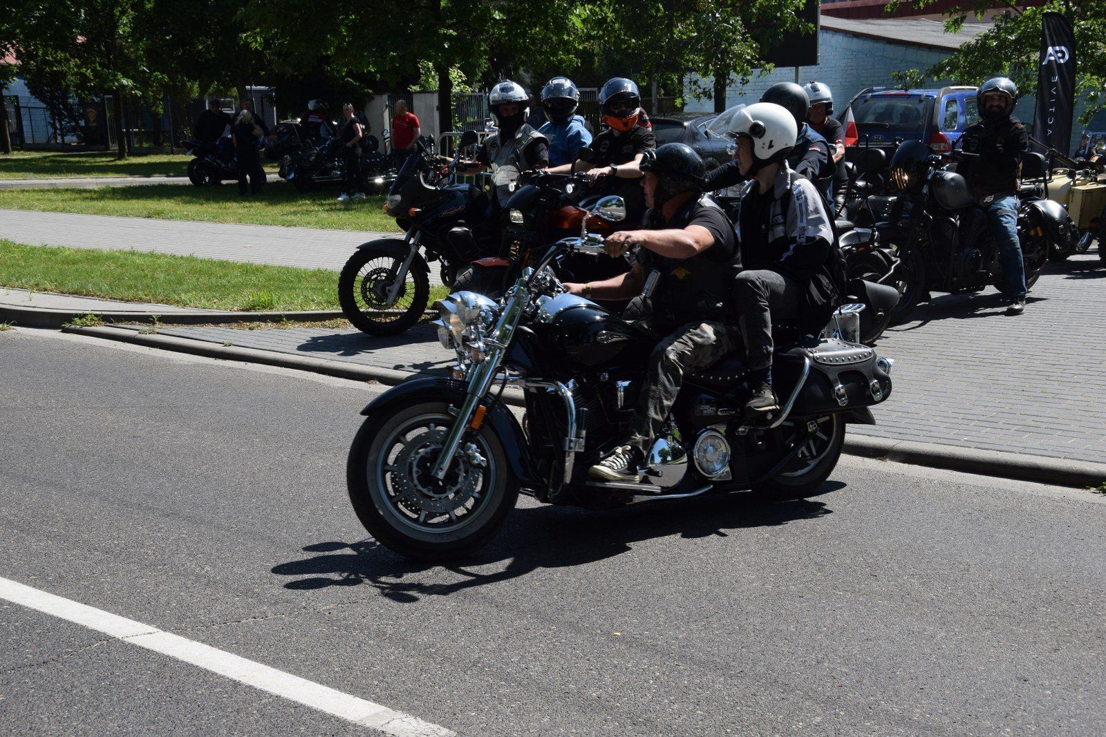 Piknik motocyklowy 2025 w Zduńskiej Woli. Parada przejechała przez miasto