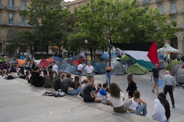 Demonstracja wsparcia dla Palestyny w San Sebastian - dzień po awansie Hiszpanów do półfinału Euro 2024 (fot.Gari Garaialde)