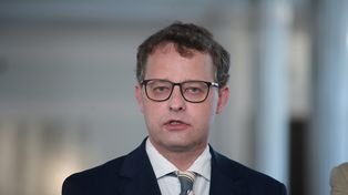 Sąd potwierdza. Pod tym adresem przebywa Romanowski