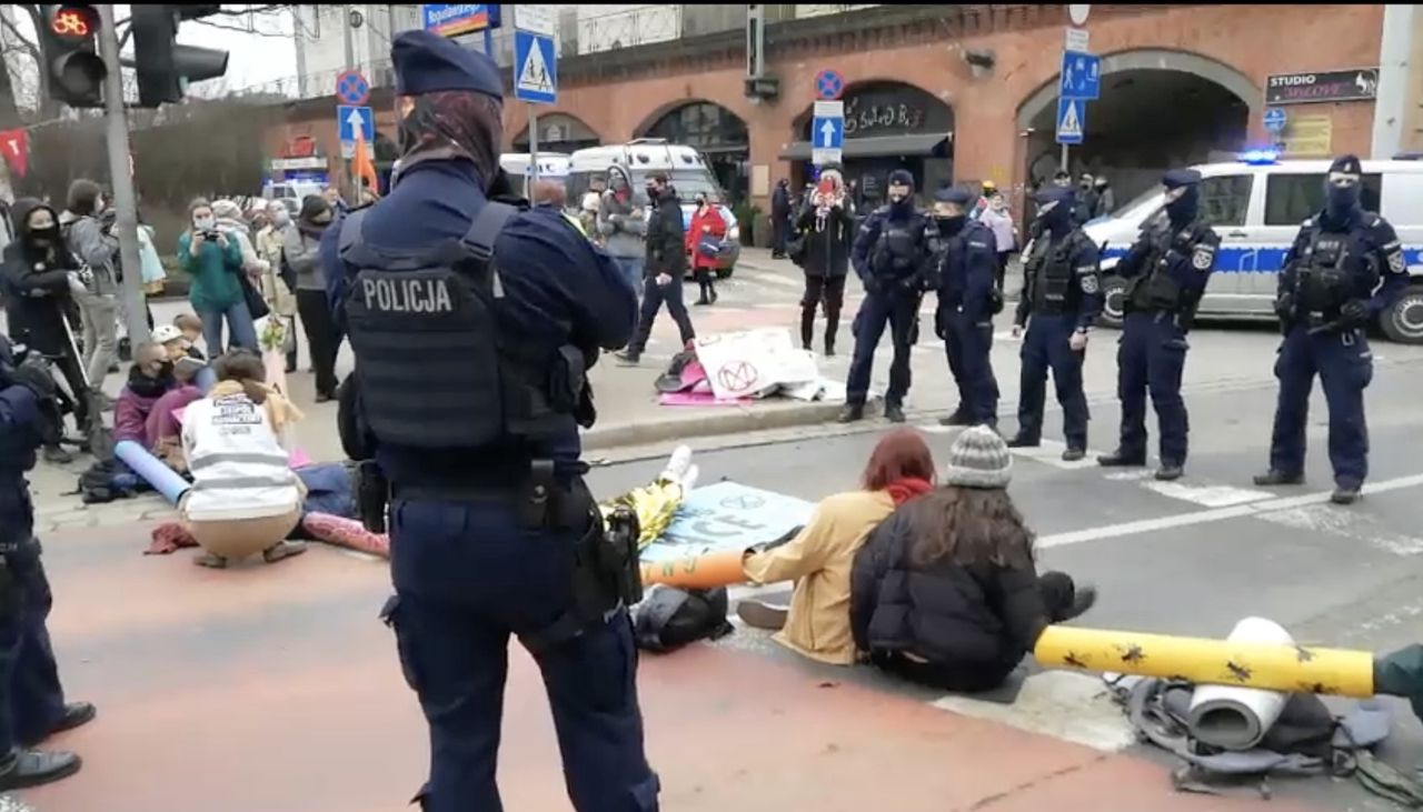 Wrocław. Blokada centrum. "Bunt przeciw wymieraniu"