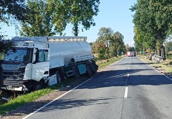 Sokólnik: Zderzenie dwóch ciężarówek z autem. Droga zablokowana